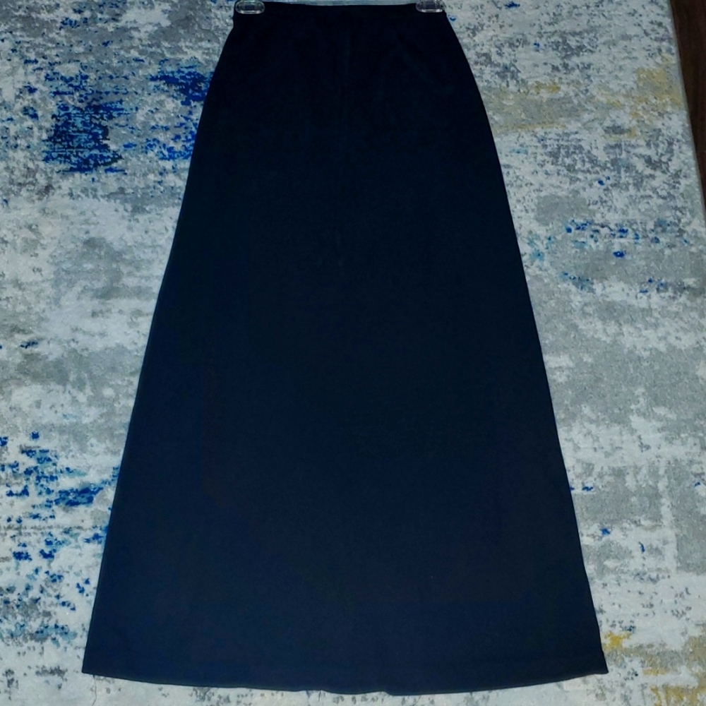 Long black shirt w/front pockets